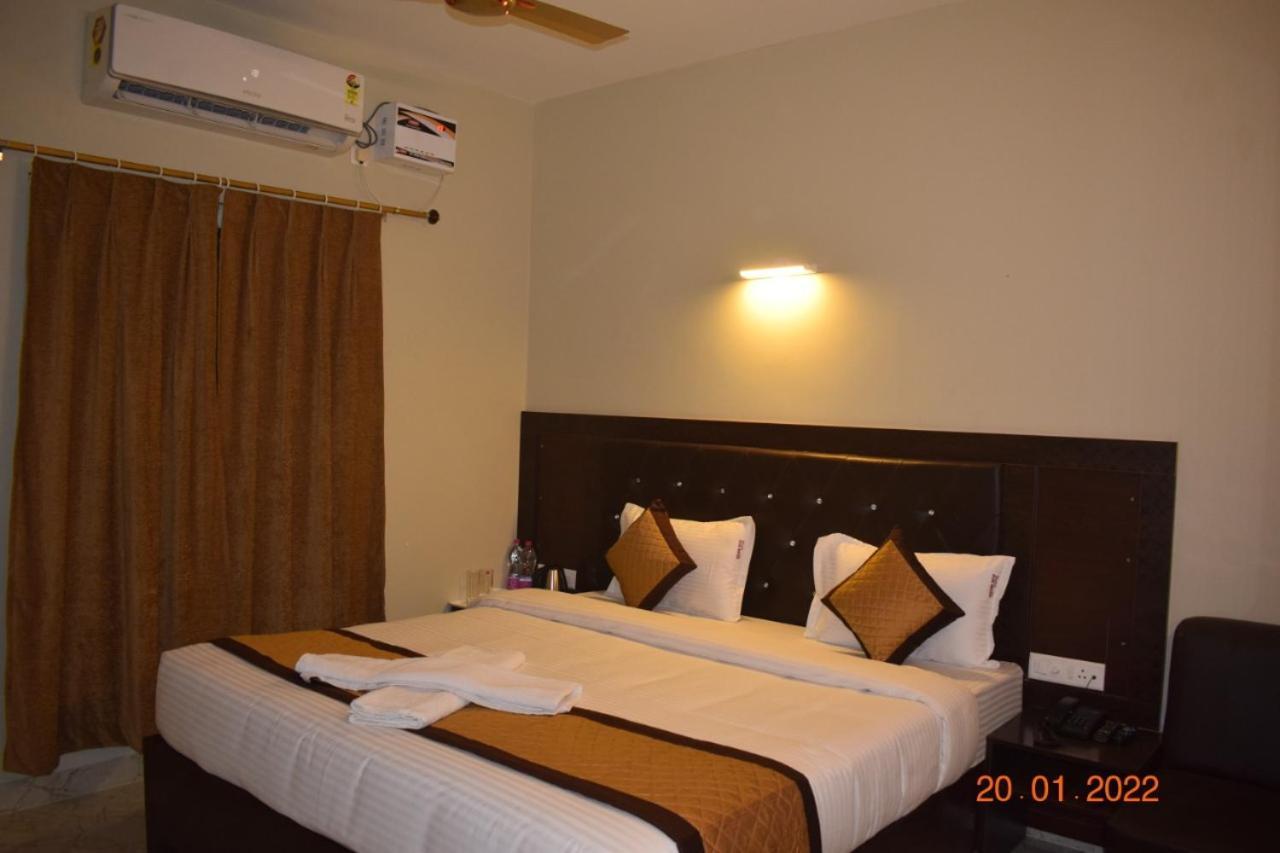 Hotel Waves 3*